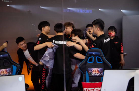 永劫无间与P5联动时装免费福利来袭